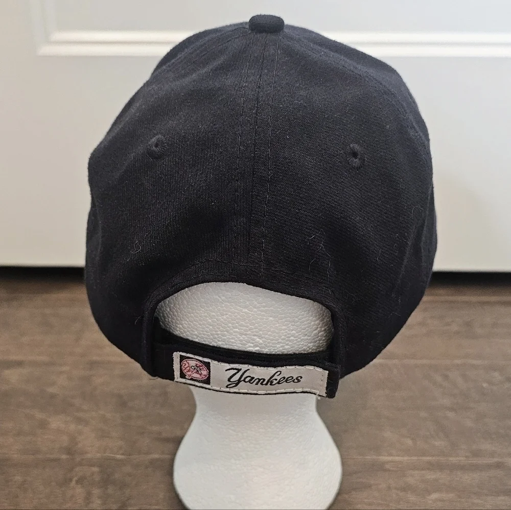 Yankees Baseball New Era MLB Navy Cap with White Embroidered Logo